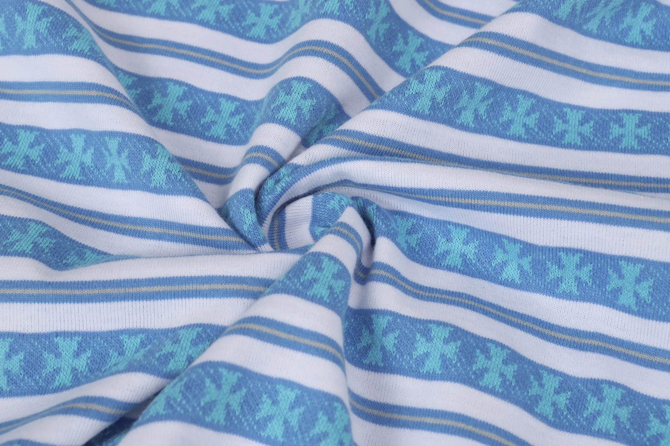 P190 -Chrome Hearts/Chrome Hearts 25ss season's most popular striped yarn-dyed long-sleeved T-shirt -High weight, high density and high quality. The wool is soft, delicate and skin-friendly. It feels soft and silky. It has excellent warmth and skin-friendly properties. -Customized weaving and dyeing, no color difference, no matter the fabric or workmanship details, beat the ordinary version on the market. -Colour: black, gray, blue, pink, green -Size: S M L XL